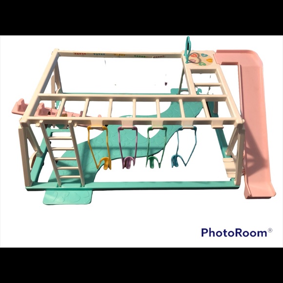 Quints Dolls- with playground - Picture 2 of 9